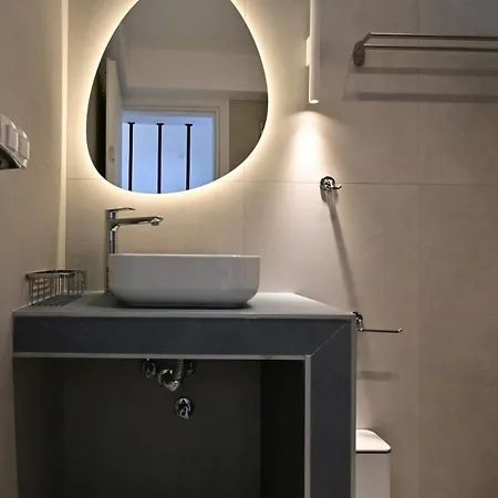 Aslia - Stylish By The Sea In