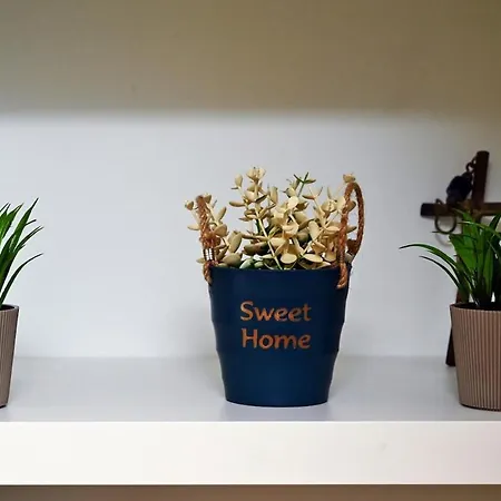 Aslia - Stylish By The Sea In Polychrono