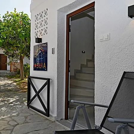 Holiday home Aslia - Stylish By The Sea In Polychrono